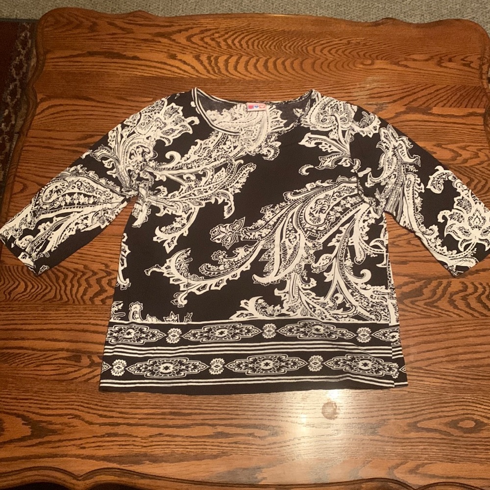 American Sweetheart black/white top. Size M.